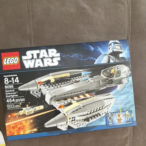 RARE! LEGO Star Wars General Grievous' Starfighter 8095
