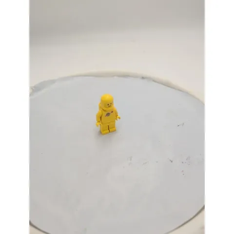 LEGO® Classic Space - Yellow with Air Tanks minifigure sp007