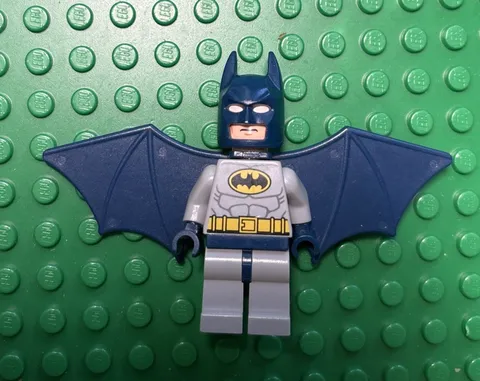 LEGO Batman Classic TV Series Minifigure bat003 Blue Cowl Wings type 2