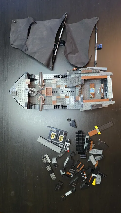 LEGO 4184 Pirates of the Caribbean Black Pearl -INCOMPLETE Ship Only, No Minifi