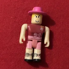 Roblox Plastic High School Action Figure Girl ( 3 Inch In Size ) 