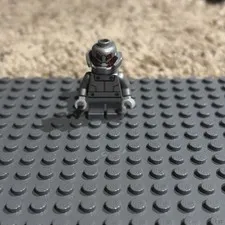 Ultron Prime Avengers Super Hero LEGO Minifigure (cracks under arms)