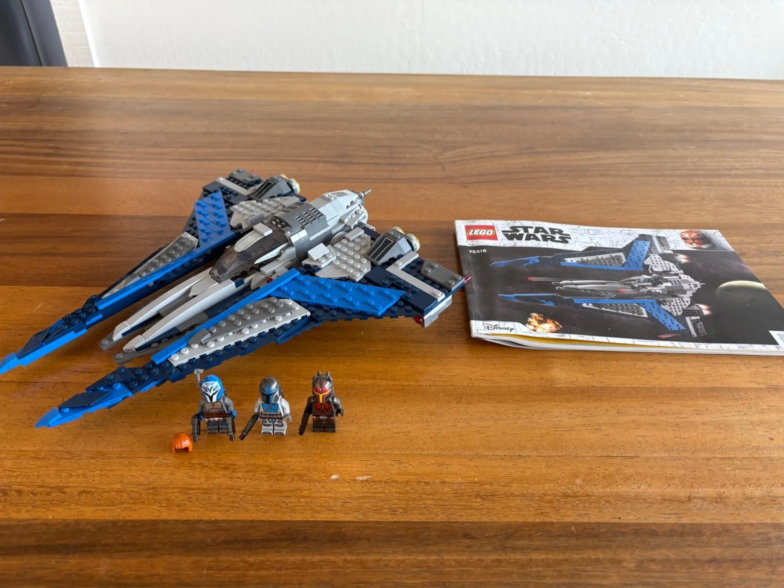 LEGO Star Wars Mandalorian Starfighter 75316 - Excellent Condition 100% complete