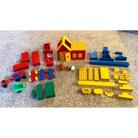 Vintage LEGO Duplo Farm Building Set