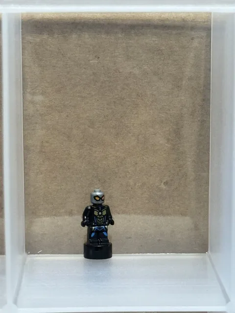 LEGO Minifigure - The Wasp Statuette / Trophy (6433840) - No 90398pb046 - QTY 1