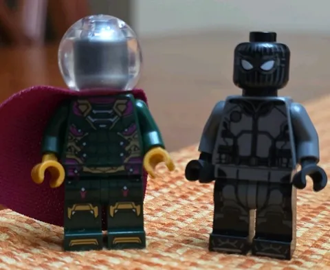 LEGO Marvel Mysterio & Spider-man  Minifigures only lot from set 76128