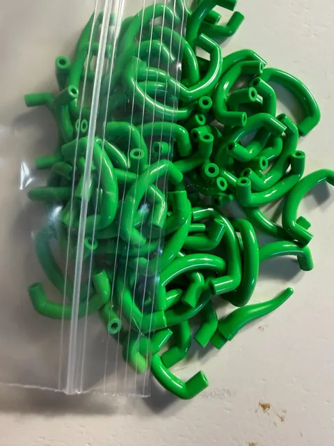 LEGO- NEW-#7052-BRIGHT  GREEN-BAR CURVED W/ANGLED ENDS/1L-5 PIECES