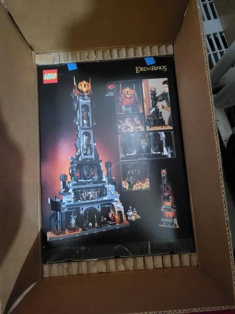 LEGO icons: Barad Dur 10333 + Excellent Condition, 100% Complete, No Minifigs