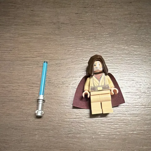 LEGO Star Wars Obi-Wan Kenobi Minifigure w/ Blue Lightsaber & Cape