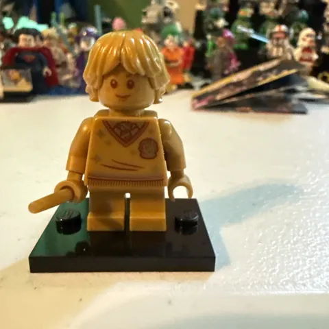 Lego Minifigure: Ron Weasley 20th Anniversary Pearl Gold (hp294) 