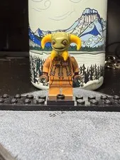 LEGO Star Wars Alien Minifigure Figure w/ Horned Headpiece & Orange Outfit