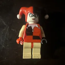 LEGO Harley Quinn Minifigure Red & Black Jester Outfit w/ Jester Hat