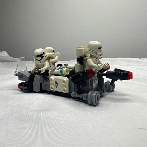 LEGO Star Wars First Order Snowspeeder 75100 w/ Stormtrooper Minifigures