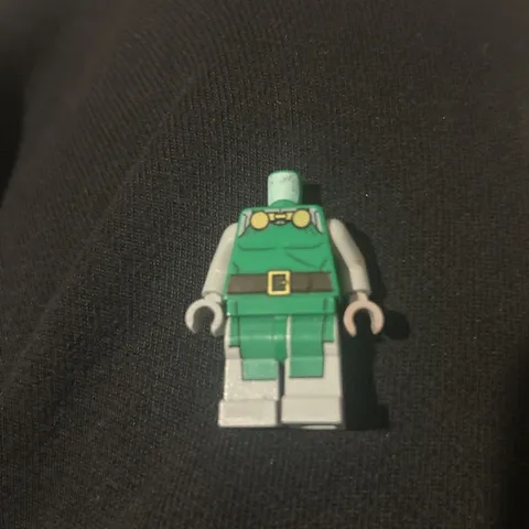 LEGO Marvel Super Heroes Dr. Doom Minifigure Set 76005 READ 