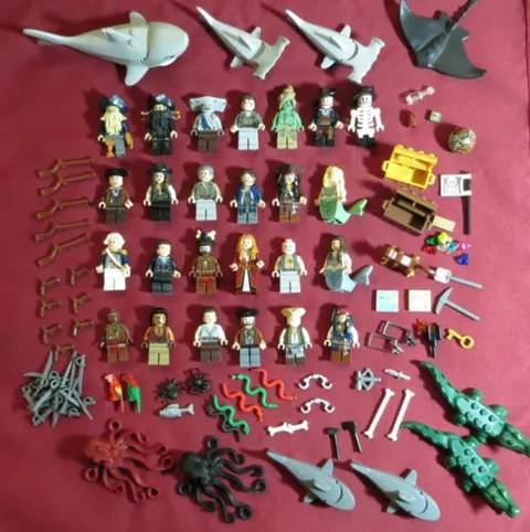 LEGO POTC Minifigures Lot .DAVY JONES,BARBOSA,JACK SPARROW,WILL TURNER,SHARKS