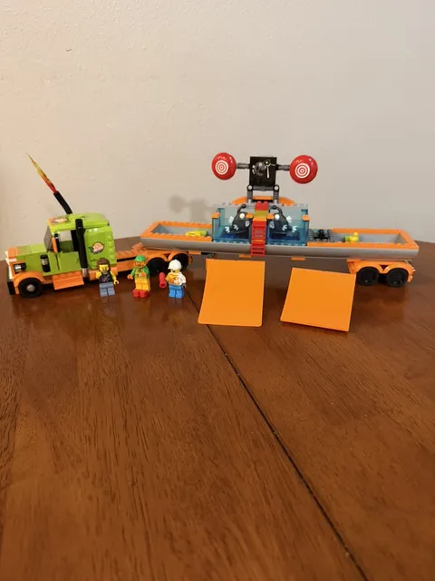 Lego City Stunt Truck Show 60294 Retired 99% Complete No Motorcycle and Rider