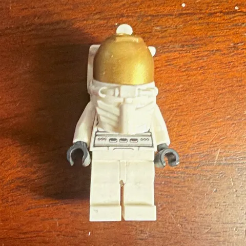 LEGO Minifigures Astronaut Minifigure White Suit Gold Helmet Backpack
