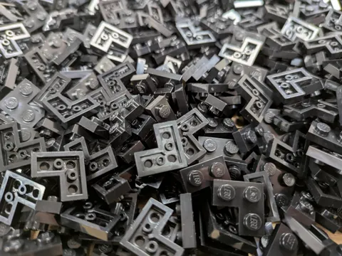 Lego 100 New Black Plates 2 x 2 Stud Corner Pieces Lot Bulk