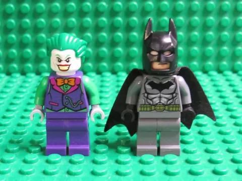 Lot of 2 LEGO Minifigures DC Super Heroes LEGO Joker (sh0590) 76119 Batman JB64