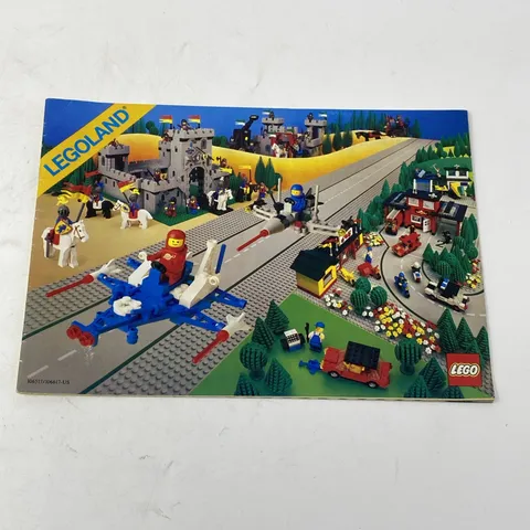 Vintage LEGO LEGOLAND 1984 Catalog Book - Castles And Town