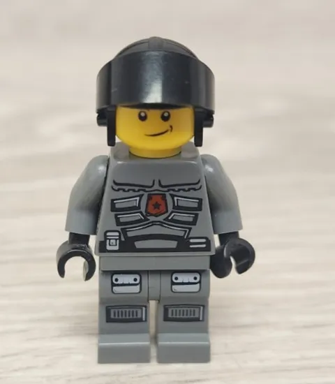 Lego sp106 Space Police 3 Officer 8 Policeman Cop Minifigure From Set 5974