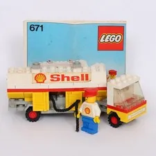Vintage LEGO Classic Town Shell Fuel Tanker (Set 671) from 1978 w/ Manual