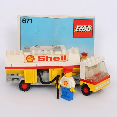 Vintage LEGO Classic Town Shell Fuel Tanker (Set 671) from 1978 w/ Manual