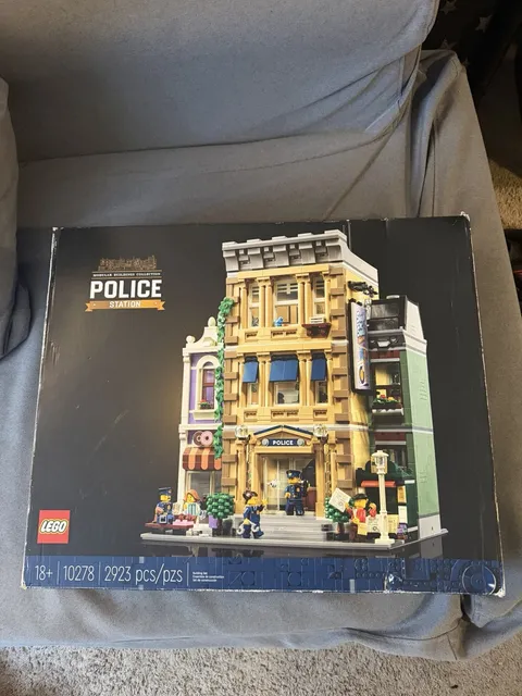 LEGO Icons Police Station 10278 Sealed NIB RETIRED SET