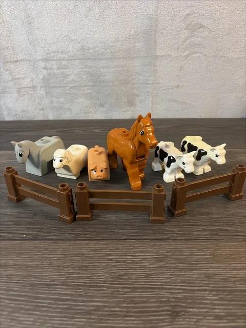 VTG LEGO Duplo Farm Animals Cows Pig Sheep Donkey Horse Fence Lot