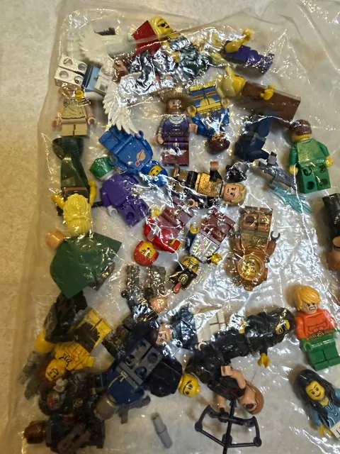LEGO Characters Minifigure Mixed Lot w/ Parts & Accessories Polybag