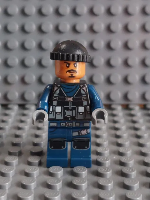 Lego Jurassic Park 75933 - ACU Guard with Knitted Cap Minifigure - Used