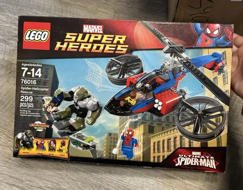 LEGO 76016 Spider-Helicopter Rescue Blemished Box Retired (CBMH)