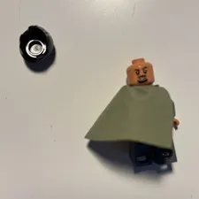 LEGO bail organs Minifigure w/ Olive Green Cape, Black Hair, Dark Gray Legs