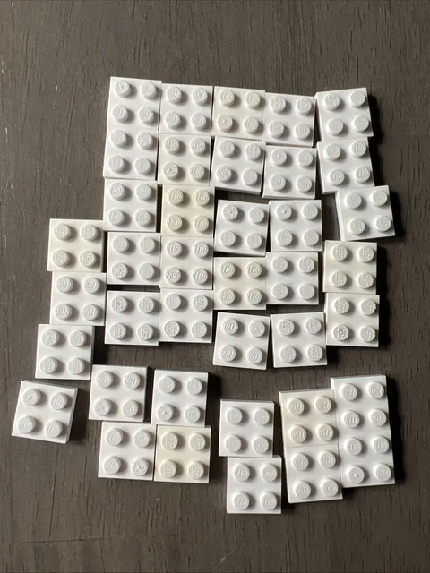 LEGO 3022 White Plate 2x2 - 39 Pieces