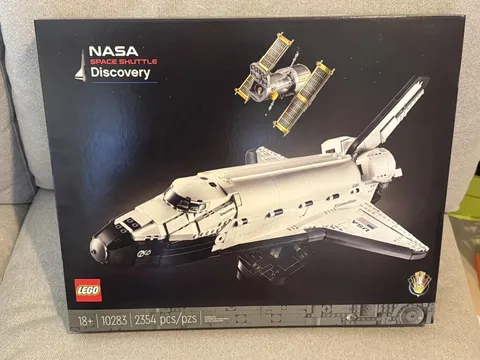 LEGO 10283 NASA Space Shuttle Discovery 2354 pcs NEW