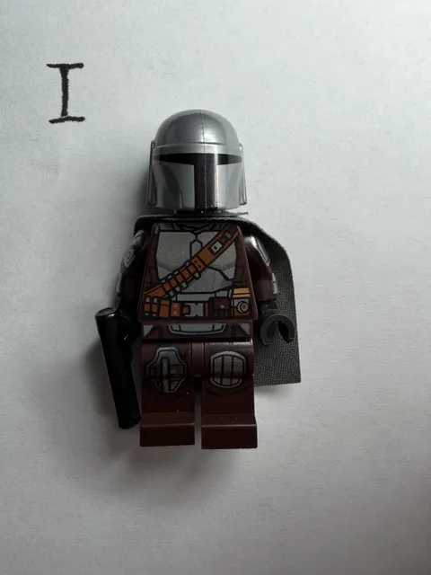 Lego Star Wars - RARE Mandalorian Din Djarin Mando 75299 Silver - NEW SW1135