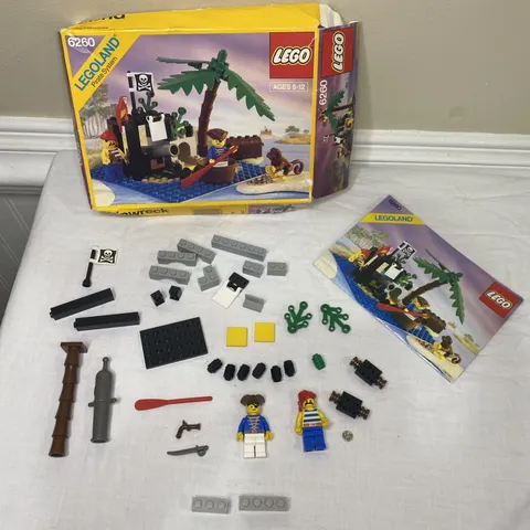 LEGO Pirates Shipwreck Island 6260 Incomplete w Minifigures Instructions & Box