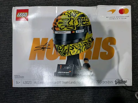 LEGO 43023 McLaren Mastercard F1 Team Lando Norris Helmet (Damage Box) (Tear)