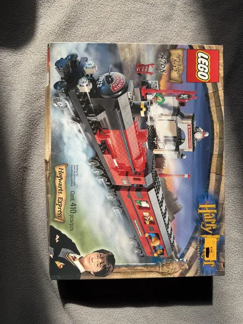 Complete LEGO Harry Potter: Hogwarts Express (4708)
