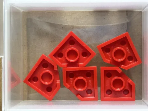 LEGO Parts - Red Wedge, Plate 2 x 2 Cut Corner - No 26601 - QTY 5