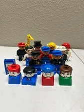 Vintage LEGO Duplo figures and accessories from the late 1970s and 1980s.16pc