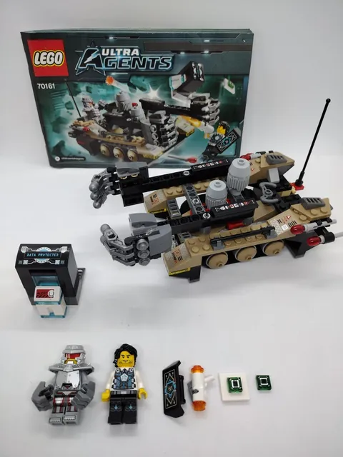 LEGO 70161 Ultra Agents Tremor Attack set minifigures instructions 100% complete