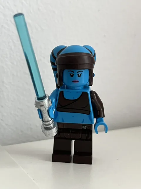 Aayla Secura - Dark Pink Lips Item No: sw0833 - Lego Star Wars Minifigure 2017