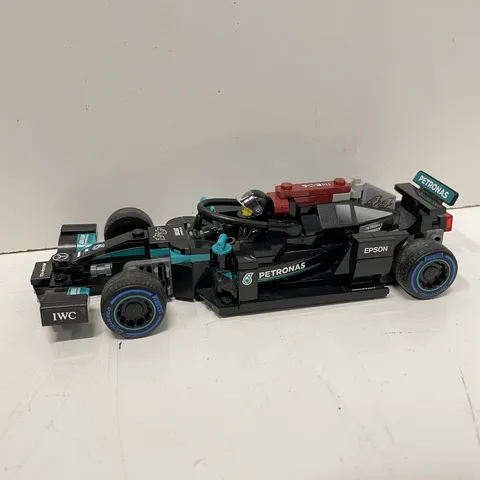 LEGO Speed Champions Mercedes AMG Petronas F1 Car Minifig 76909 Near Complete