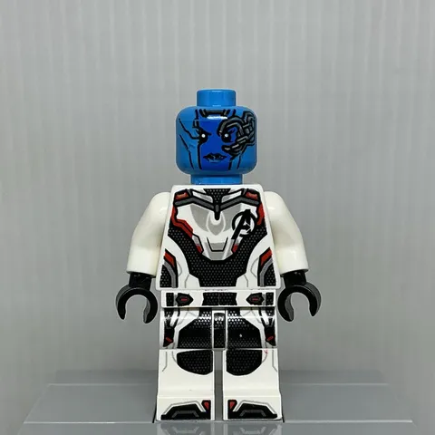 LEGO Marvel Avengers Endgame sh0574 Nebula White Jumpsuit Minifigure 76131 Note
