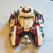 LEGO Star Wars: Republic Fighter Tank (75182) Retired Set With Mini Figure