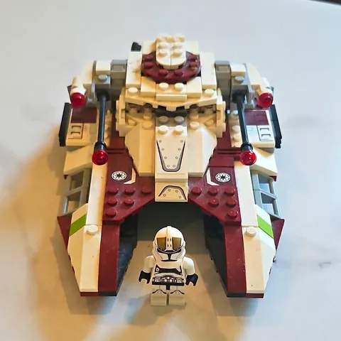 LEGO Star Wars: Republic Fighter Tank (75182) Retired Set With Mini Figure