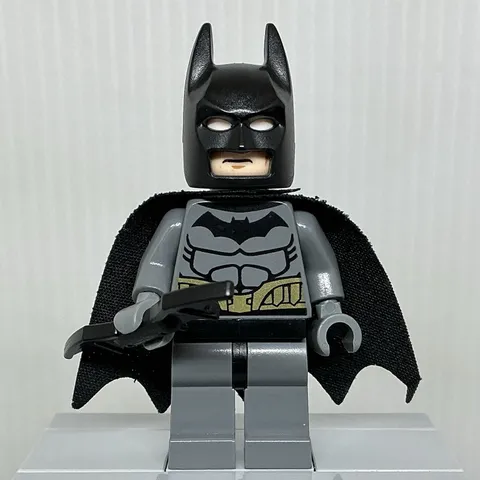 LEGO DC Batman II sh0089 Batman Dark Bluish Gray Suit Minifigure 76012 Note