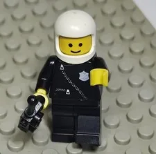 LEGO Vtg Police Headquarters 588 Minifigure 1979 Police Officer W/ Radio Helmet