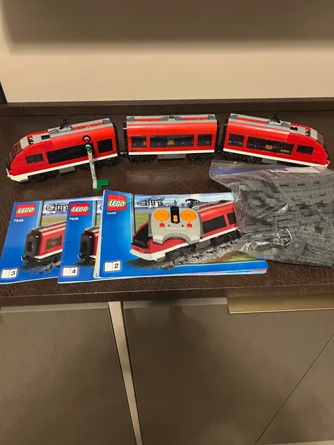 LEGO CITY Passenger Train 7938 Set missing station, needs new battery pack